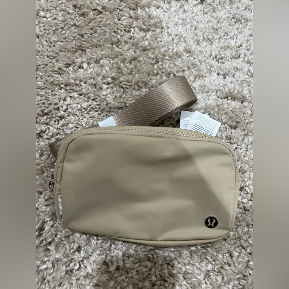Everywhere Belt Bag